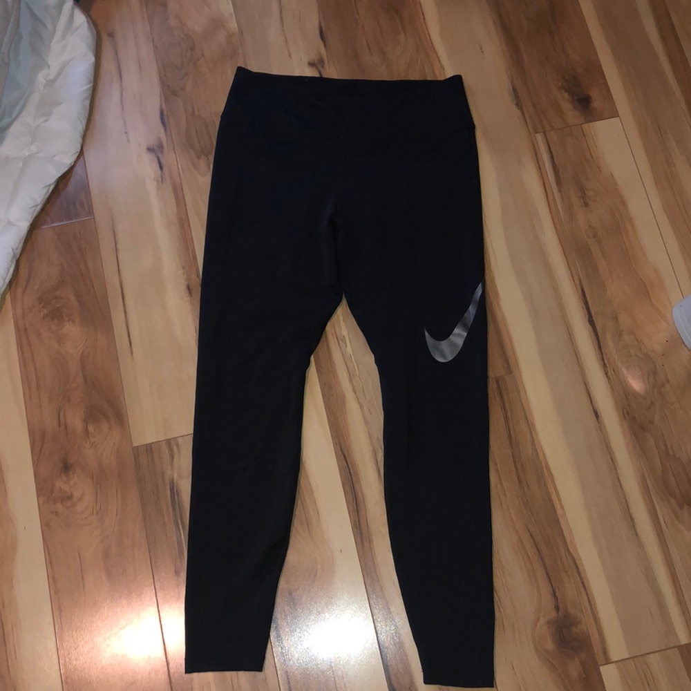Women’s Nike leggings!